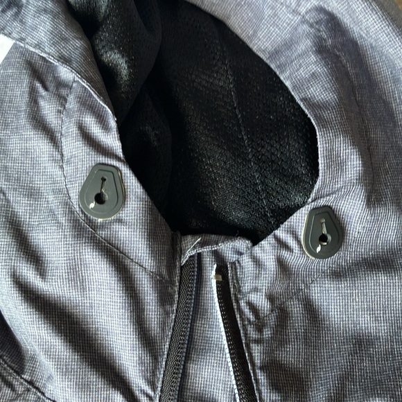 Ripcurl Anti series windbreaker - Picture 7 of 8